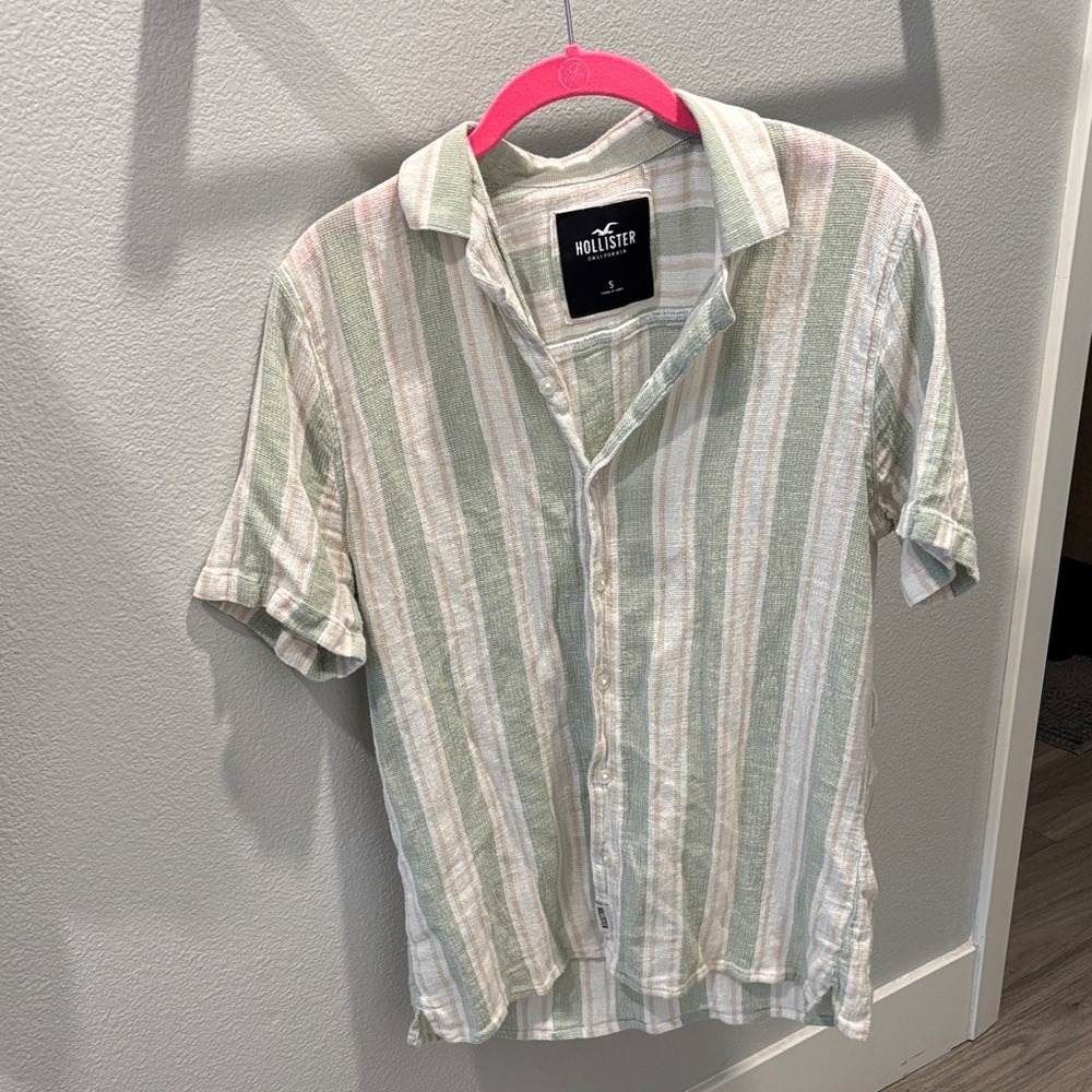 Hollister Men's Casual Green and White Striped Shirt